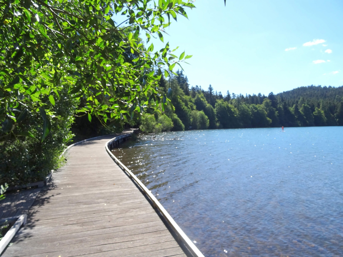 Grand bol d’air au Lac du Bouchet Velay Attractivité Attractivité en Auvergne Rhône Alpes